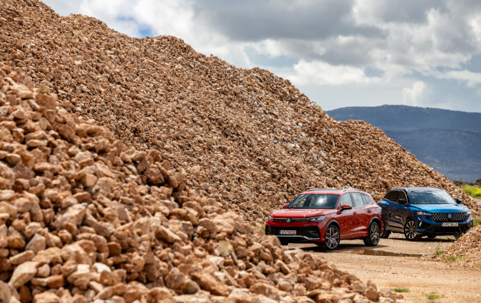 Test drive: Renault Austral Hybrid 160 vs Volkswagen Tiguan eTSI 150, Photo © DRIVE Media Group/Thanasis Koutsogiannis