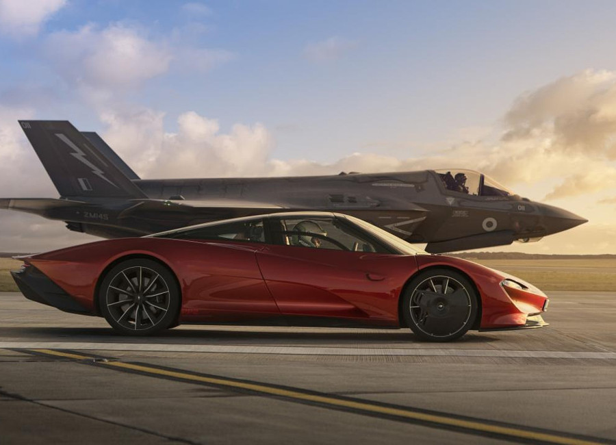 Drag Race: McLaren Speedtail εναντίον F35 | Drive