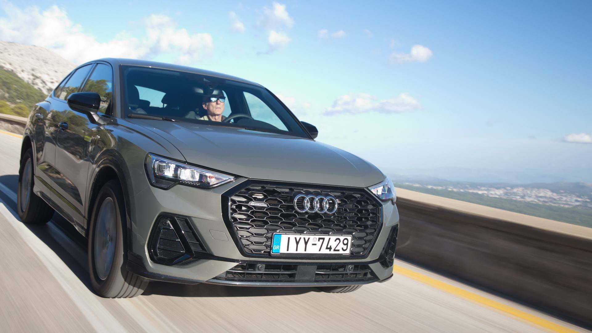 Test drive Audi Q3 Sportback 45 TFSI quattro S tronic Drive