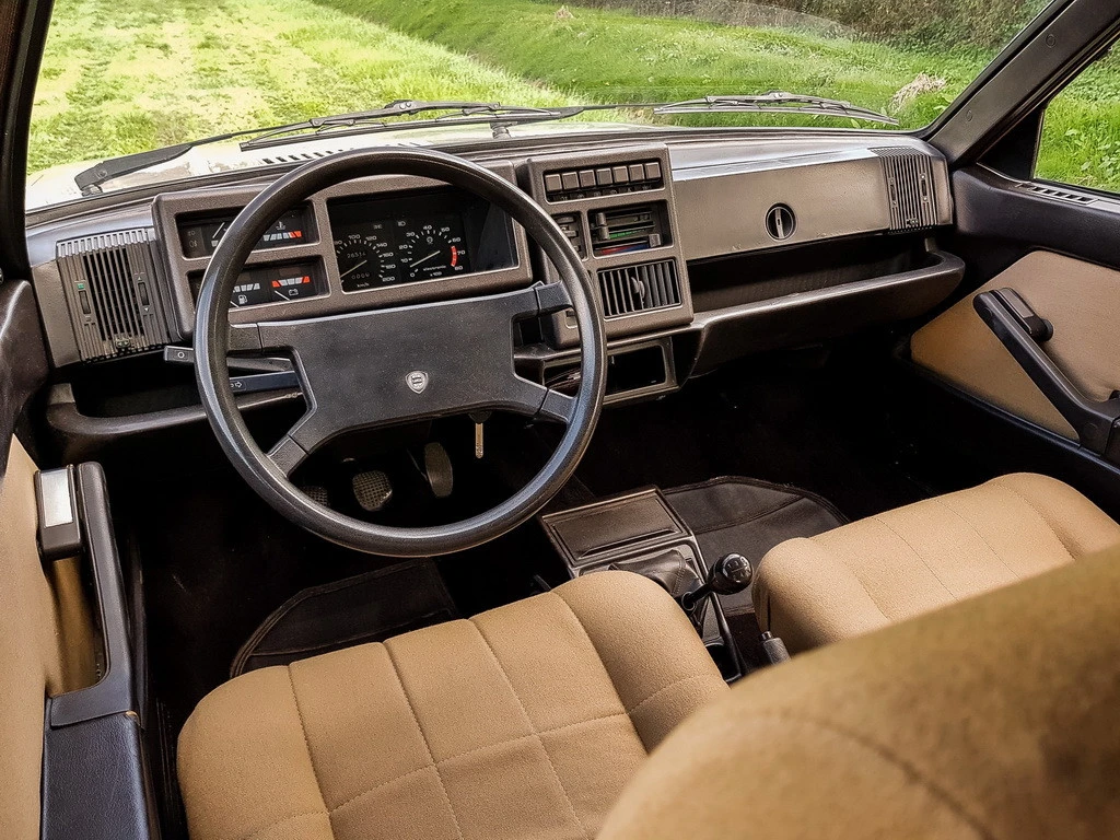 [Εικόνα: classic_lancia_delta_1.5_lx_for_sale_18....k=KKBuUTJk]