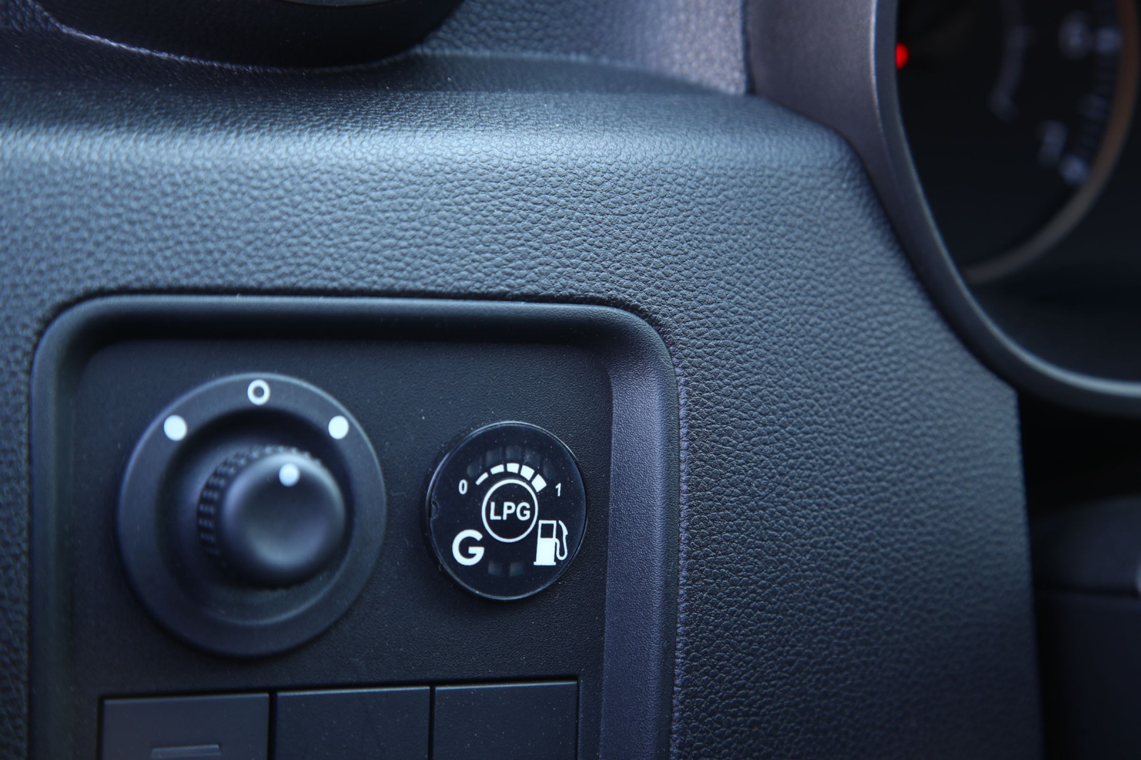 dacia_duster_1.0_lpg_100_ps_6mt_10.jpg