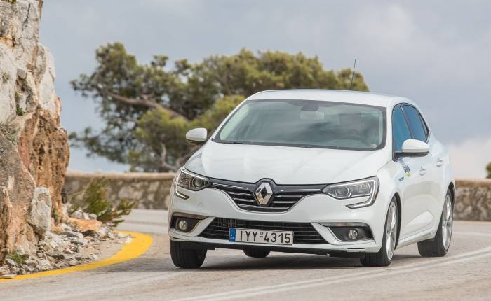 Test Drive Renault M 233 Gane 1 3 Tce 140 Amp 1 5 Blue Dci 115