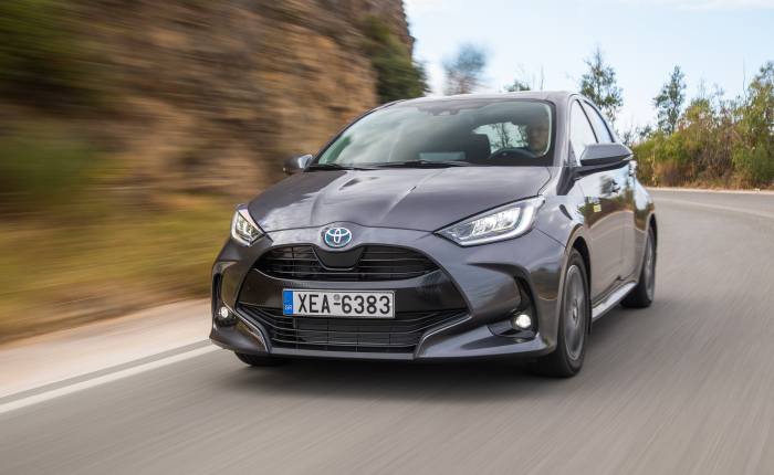 How To Drive A Toyota Yaris Hybrid