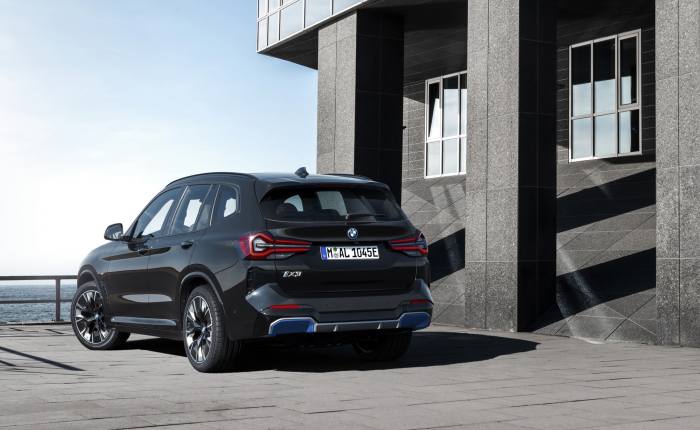 Ανανέωση για την BMW iX3