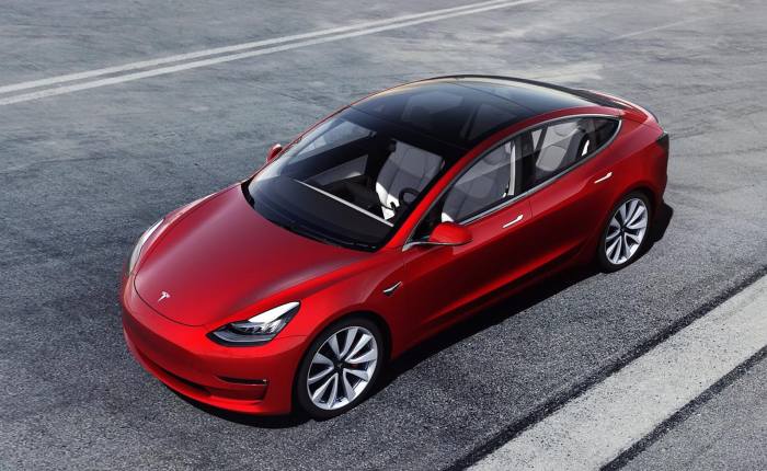 Tesla model 3 narxi