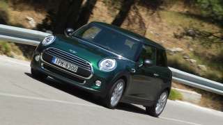 Test drive: Mini One 102 PS - frontalview on the move - Φωτογραφία Φωτεινή Πίμπα