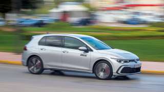 Plug-in hybrid testing the modes, photo credit DRIVE Magazine/Thanassis Koutsogiannis